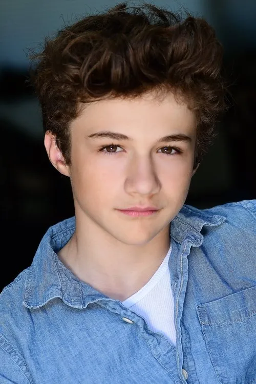 Anthony Bolognese interpretando a Owen