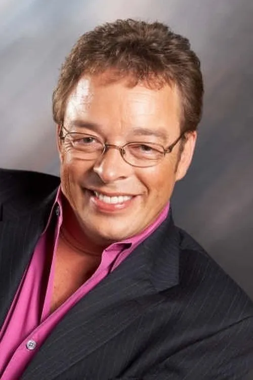 Anthony Burger interpretando a Self