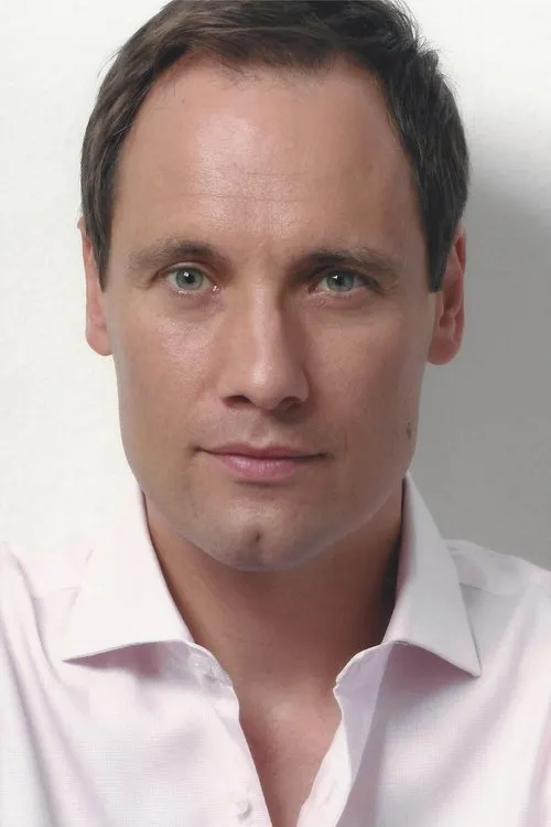 Anthony Cistaro — personaje: Kenneth Irons