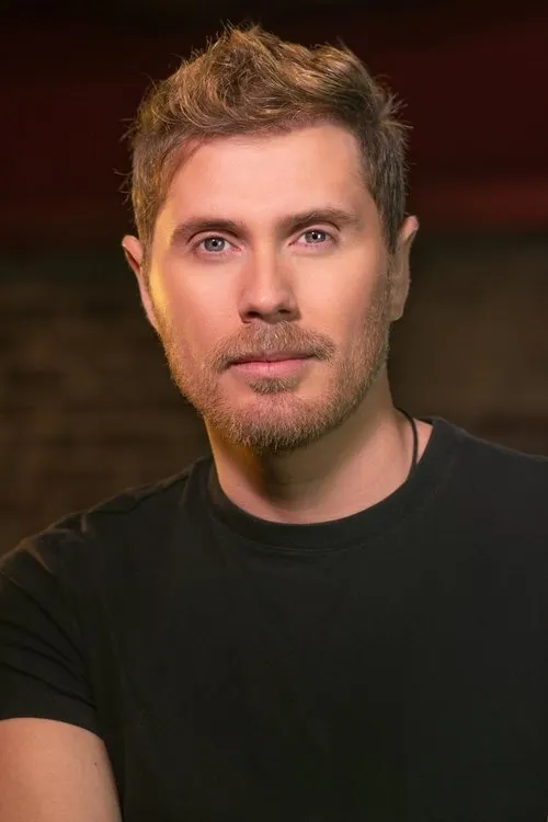 Kyle Thomas Schmidt ha trabajado con Anthony Moore en 1 ocasiones