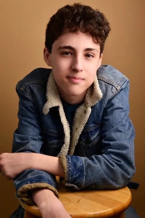 Anthony Rosenthal interpretando a Jason