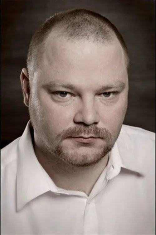 Anti Reinthal interpretando a Tääker