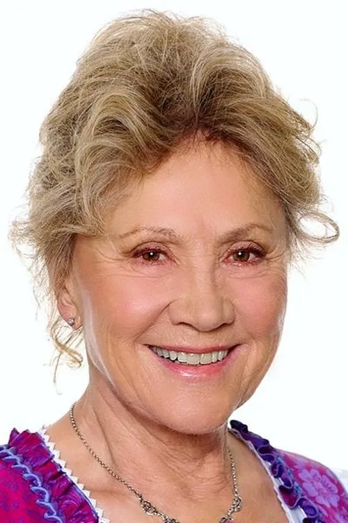 Antje Hagen interpretando a Thea Holst