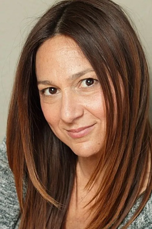 Antoinette Abbamonte interpretando a