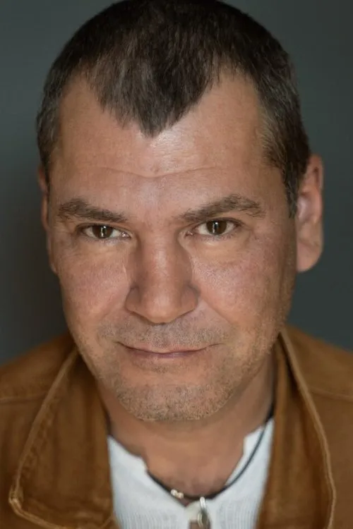 ????????? ????????? ha trabajado con Антон Фигуровский en 1 ocasiones