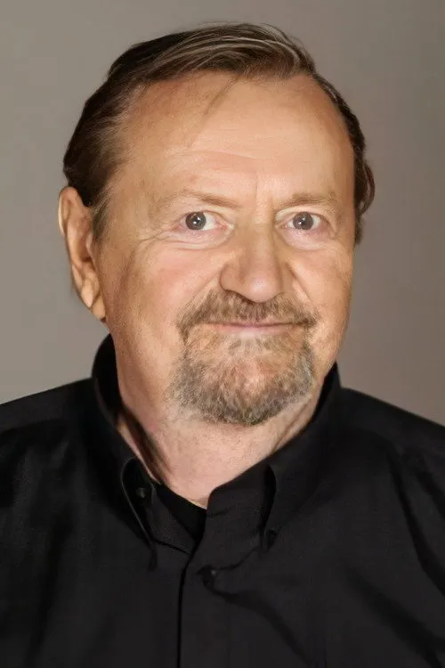 Anton Korenči interpretando a (uncredited)