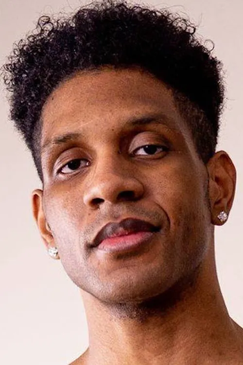 Anton Marceau interpretando a 