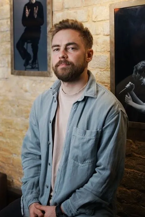 Антон Тимошенко interpretando a Self - Comedian