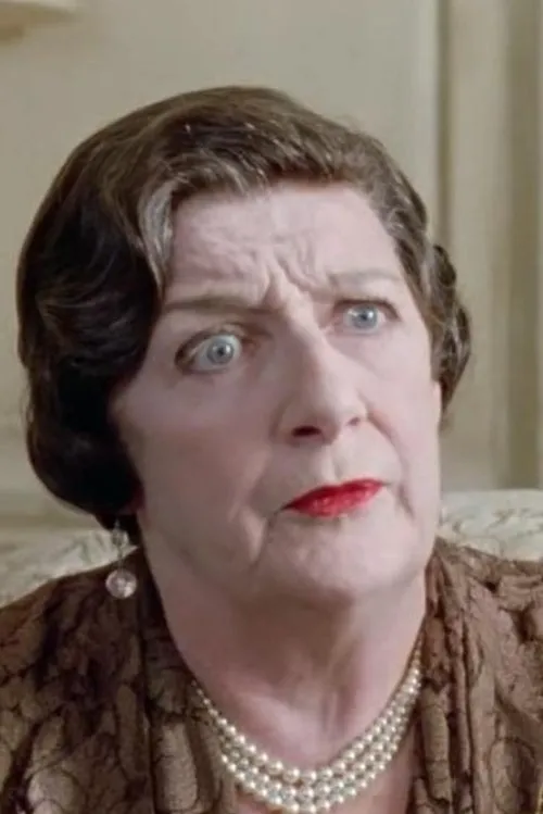 Antonia Pemberton interpretando a Mrs Burrows