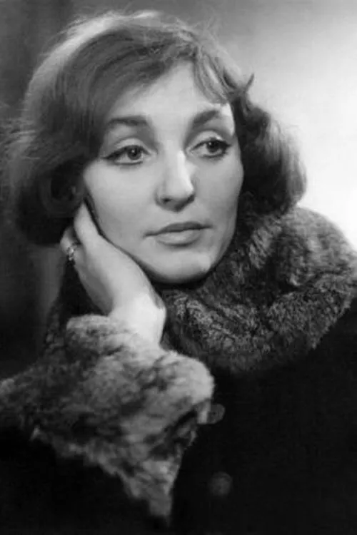 Антонина Шуранова interpretando a Olwen Peel