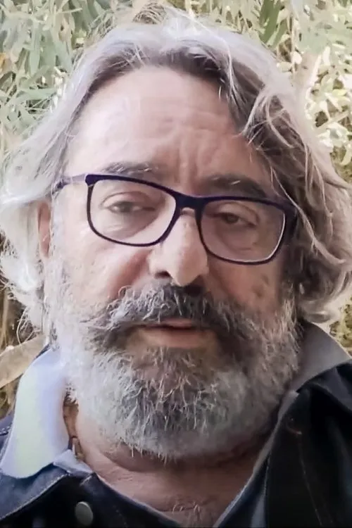 Antonio Belart interpretando a Potax