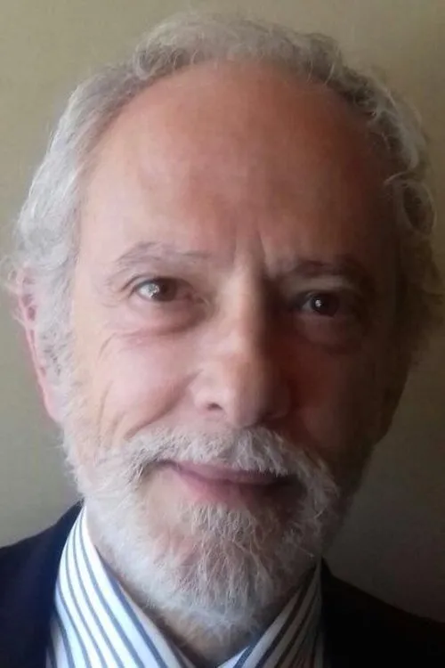 Antonio Caldeira Pires interpretando a 