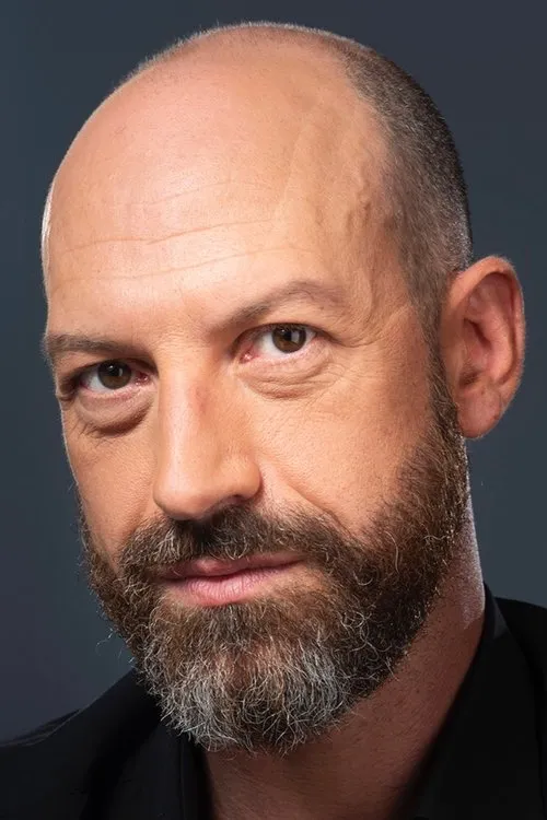 Virgul ha trabajado con António Júlio en 1 ocasiones