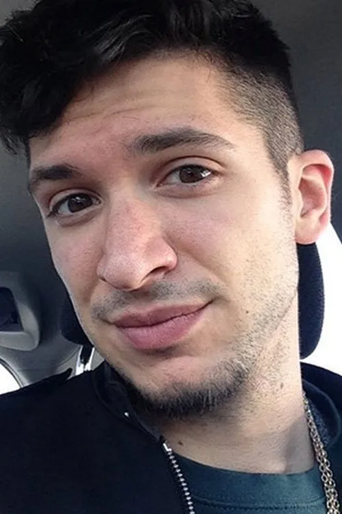 Antonio Manero interpretando a 