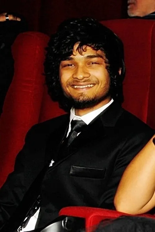 Anubrata Basu interpretando a