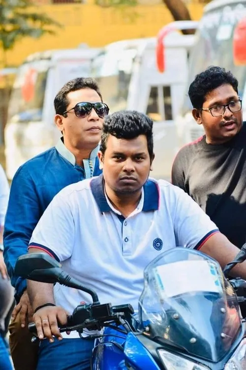 Irfan Sajjad ha trabajado con Anwar Hossain en 1 ocasiones