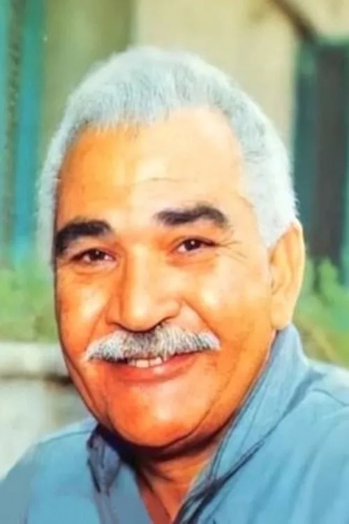 Anwar Ismail interpretando a Haj Tolba