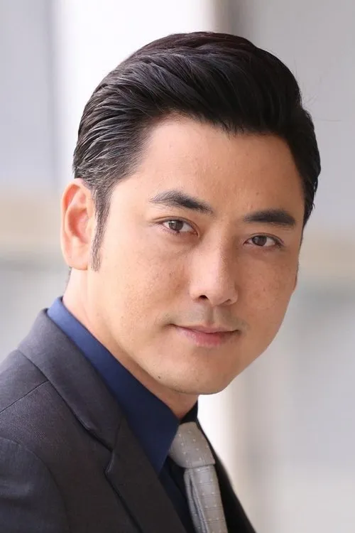 Apinun Prasertwattanakul interpretando a Poj