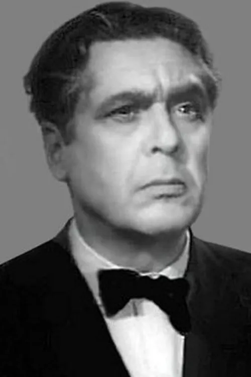 Аполлон Ячницкий interpretando a Col. Yarlykov