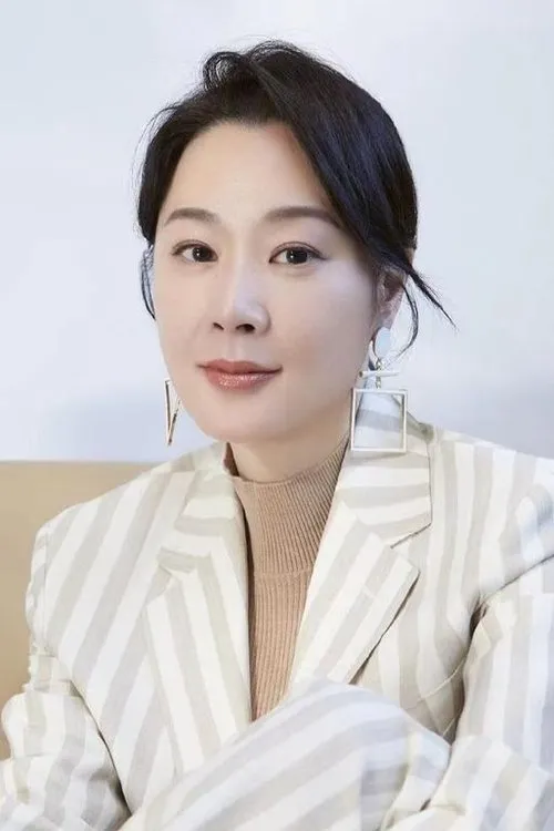 Foto de perfil del actor April Hou en el reparto