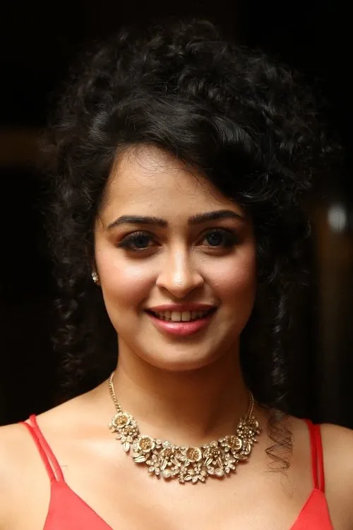 Apsara Rani interpretando a