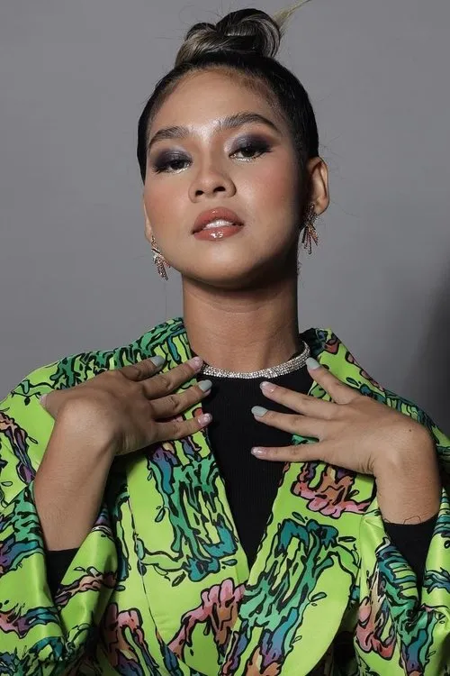 Aqeesh Aleeya — personaje: Amira