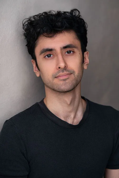 Will Hopwood ha trabajado con Aqil Ghani en 1 ocasiones