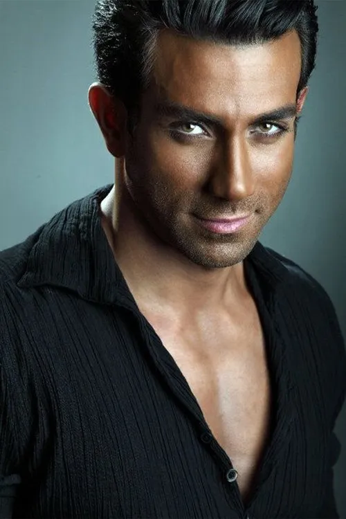 Roya Teymourian ha trabajado con Arash Mohajer en 1 ocasiones