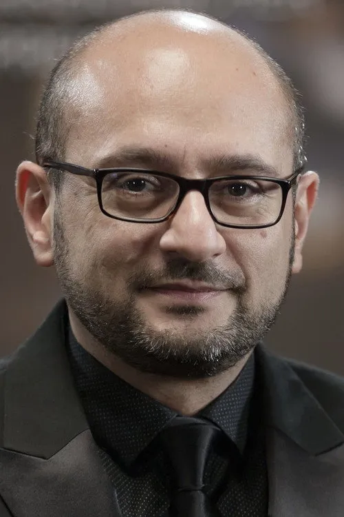 Peter Tscherkassky ha trabajado con Arash T. Riahi en 1 ocasiones