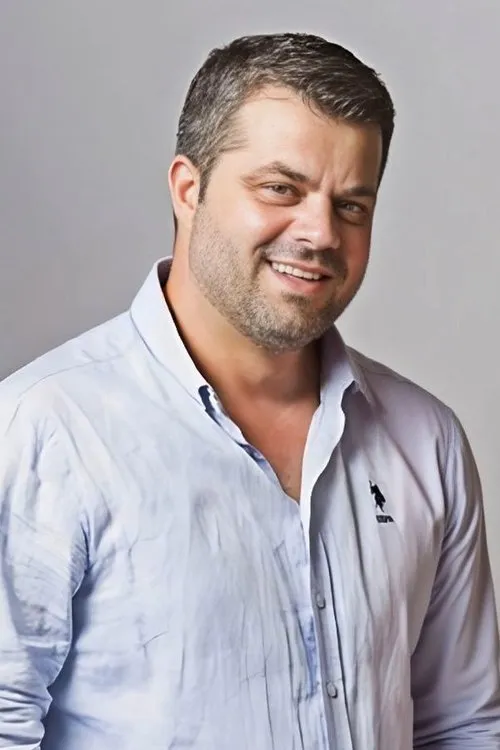 Julian Deda ha trabajado con Arben Derhemi en 1 ocasiones