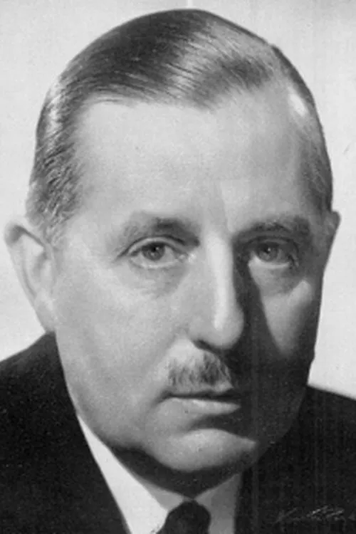 Archibald Batty interpretando a Capt. Coates