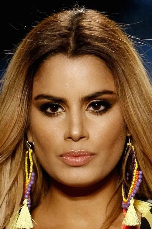 Ariadna Gutiérrez interpretando a Ms. Friedman