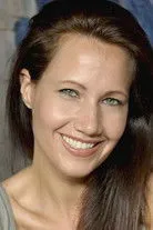 Ariana Dubynin interpretando a 