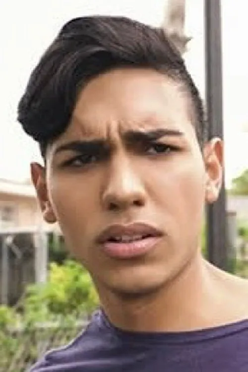 Ariano interpretando a 