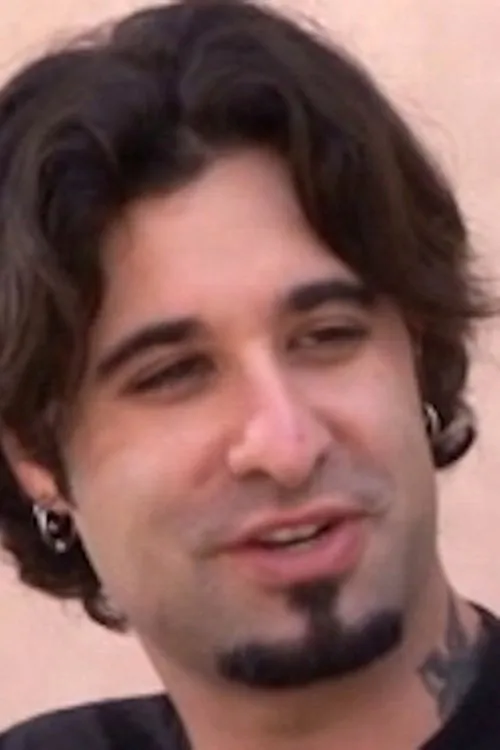 Ariel King interpretando a 