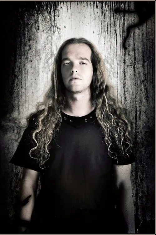 Simone Simons ha trabajado con Ariën Van Weesenbeek en 7 ocasiones