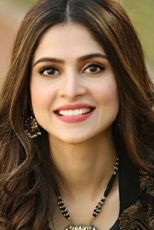 Arij Fatyma — personaje: Zareen / Zari