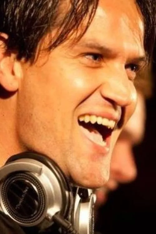 Adaro ha trabajado con Arjen Timmerman en 1 ocasiones