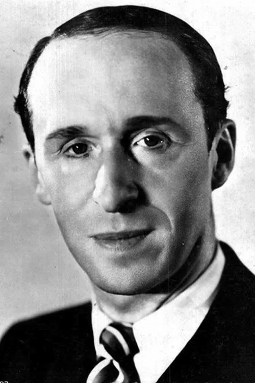 Armand Bernard interpretando a 