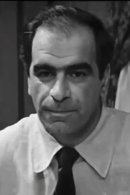 Armen Ayvazyan interpretando a Papyan