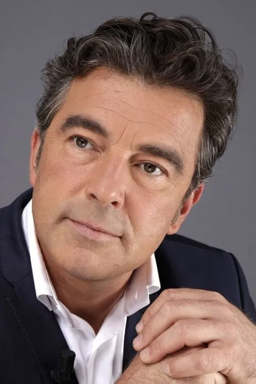 Arnaud Ardoin interpretando a Self