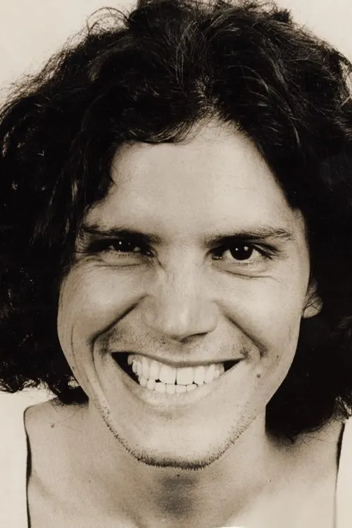 Arrigo Barnabé interpretando a 