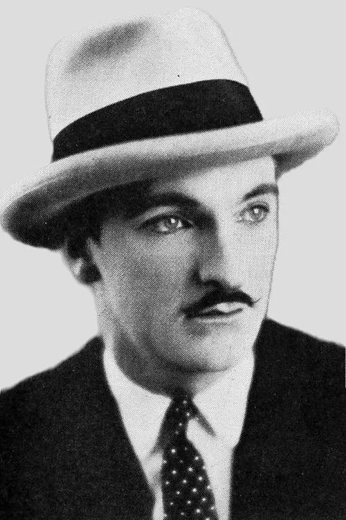 Gordon Lewis ha trabajado con Art Rowlands en 3 ocasiones