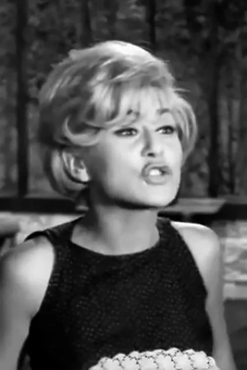 Artemis Pipineli interpretando a 