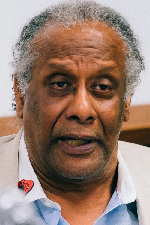 Arthur Burghardt interpretando a Great Ahmed Kahn