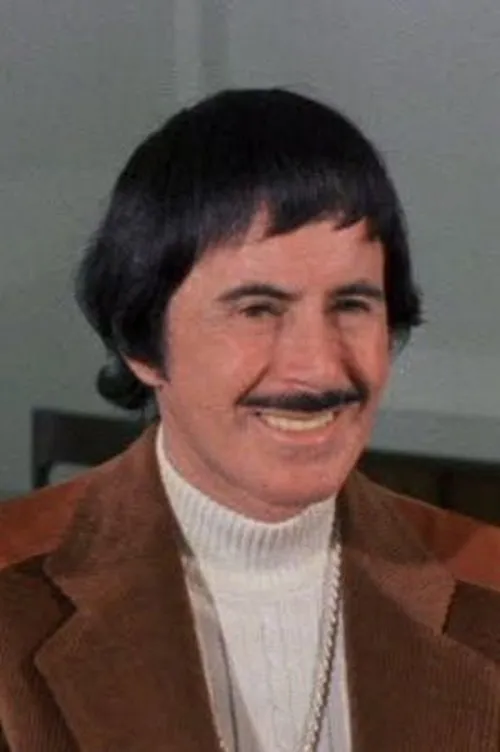 Arthur Davis interpretando a Narrator