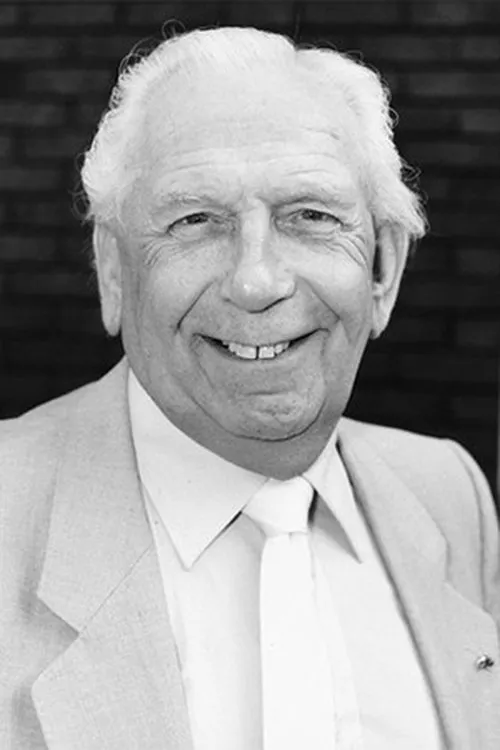 Arthur English interpretando a Charlie