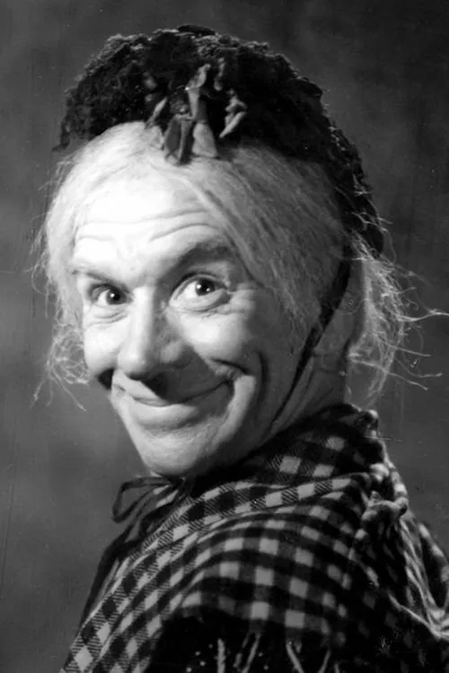 Patrick Ludlow ha trabajado con Arthur Lucan en 2 ocasiones