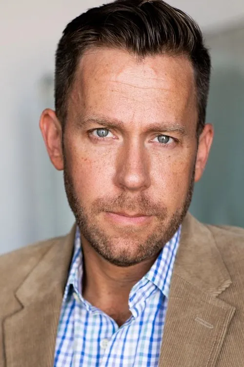 Artie O'Daly interpretando a Eli Rpsenberg