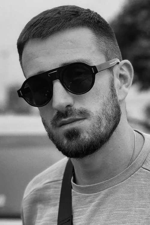 Artjoms Ramlavs interpretando a Self